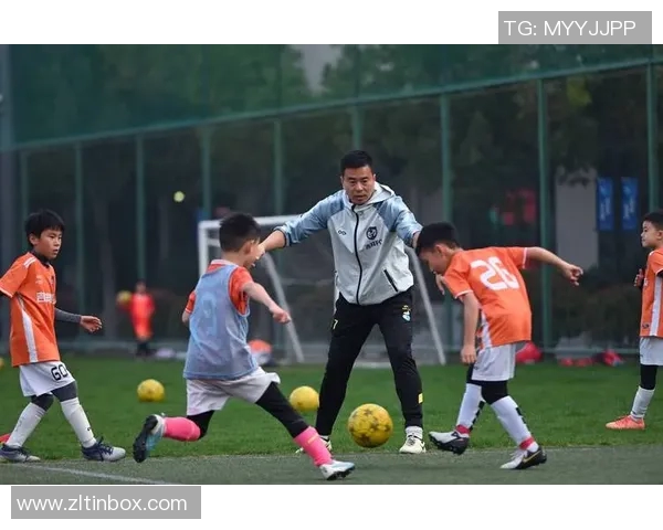 实际足球的魅力与挑战探讨如何提升球员素质与比赛观赏性 实际足球的魅力与挑战探讨如何提升球员素质与比赛观赏性